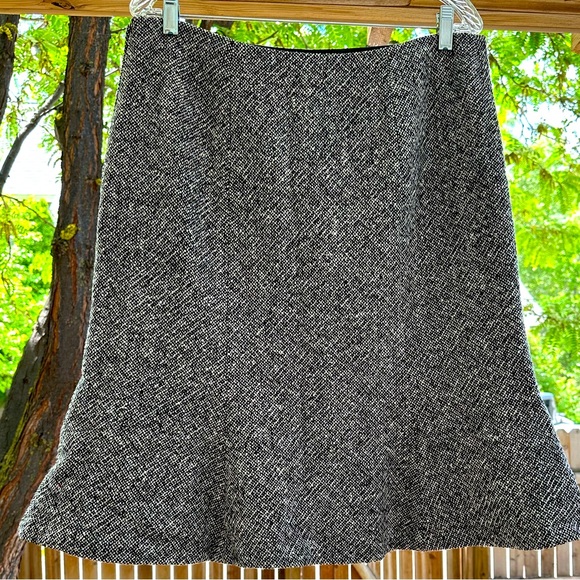 GAP Dresses & Skirts - Gap Tweed Trumpet Knee Length Skirt Black White Lined Wool size 12